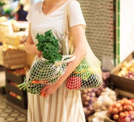 Einkauf Supermarkt gesunde Ernährung Nachhaltigkeit nachhaltig Obst Gemüse jchizhe AdobeStock 290302255.jpeg
