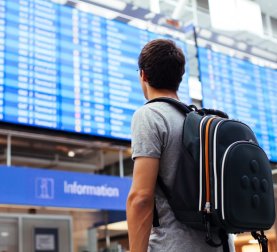 reisen-flughafen-information-fotolia sergey furtaev 69918368.jpg