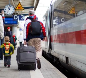 bahnfahrt fotolia henlisatho 22711618 m.jpg