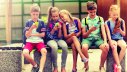 Symbolbild: Kinder mit Smartphones
