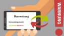 Symbolbild Verbraucherwarnung: Grafik mit Smartphone und dem Text "Überweisung Verwendungszweck" auf Display