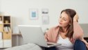 digital-frau-internet-fotolia contrastwerkstatt 87526738.jpg