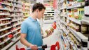 lebensmittel-mann-supermarkt-fotolia anyaberkut 54260928.jpg