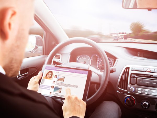 Automatisiertes und autonomes Fahren rechtssicher gestalten