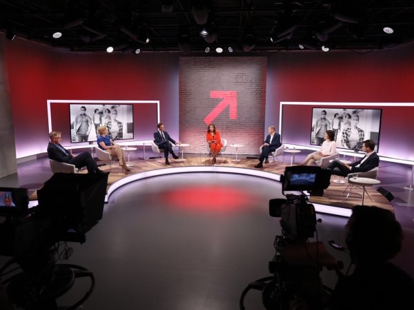 Podium - Deutscher Verbrauchertag 2021 - Jan Zappner