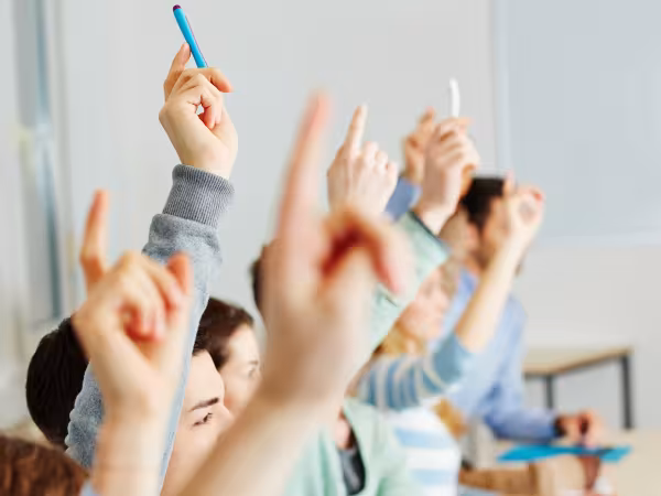 Verbraucherbildung Schule Klasse Hände