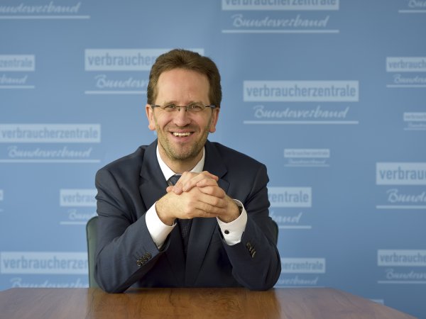 Klaus Müller (Quelle: Gert Baumbach/ vzbv)