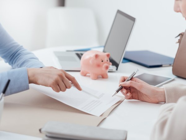 finanzen versicherung stockphotopro fotolia 141715743 m.jpg