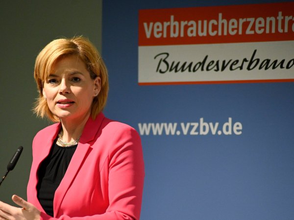 Julia Klöckner, Bundesministerin für Ernährung und Landwirtschaft Holger Groß - vzbv