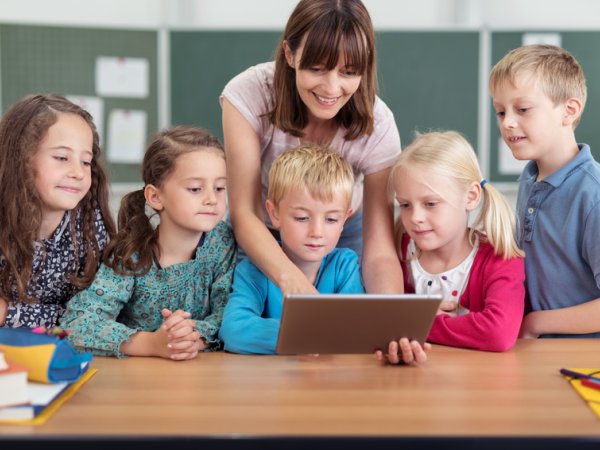 verbraucherbildung-schule-tablet-fotolia contrastwerkstatt 90046923.jpg