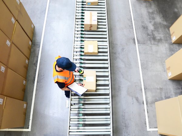 versandhandel industrieblick adobestock 132567138.jpeg