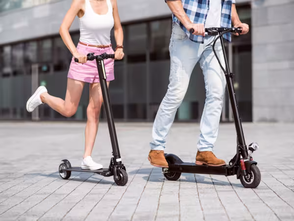 mobilitaet_e-scooter_zinkevych_adobestock_118867497.jpeg
