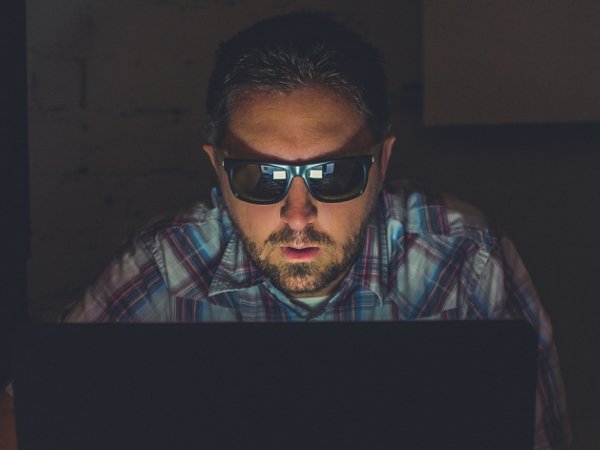 fake-profile.jpg