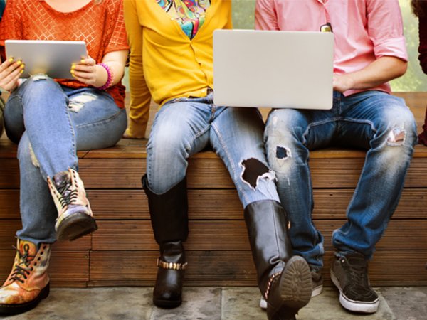 menschen-kleidung-onlineshopping-detail.jpg