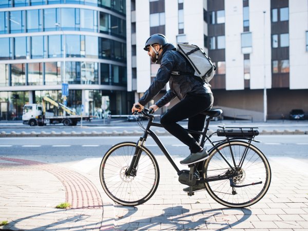 e-bike elektro fahrrad halfpoint adobestock 250060638.jpeg