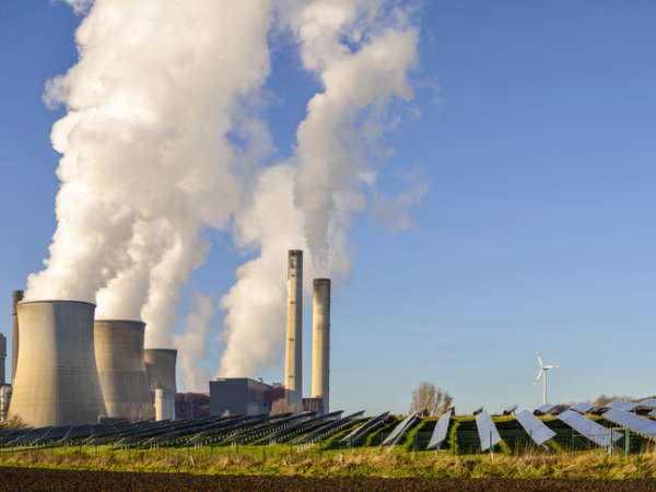 energie-kraftwerk-windrad-fotolia.com reinhardt.jpg