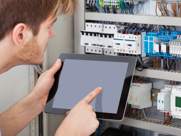 energie-strom-tablet-fotolia andrey popov 65083492.jpg