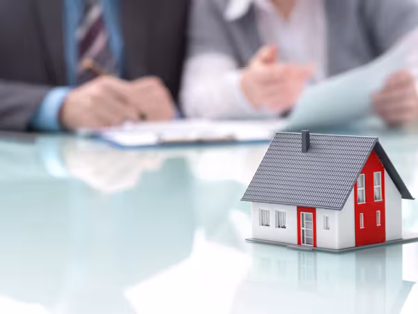 finanzen-immobilien-fotolia_alexander_raths_61278345.jpg