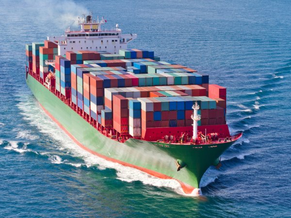 ttip-frachtschiff-fotolia evrenkalinbacak-65063906.jpg