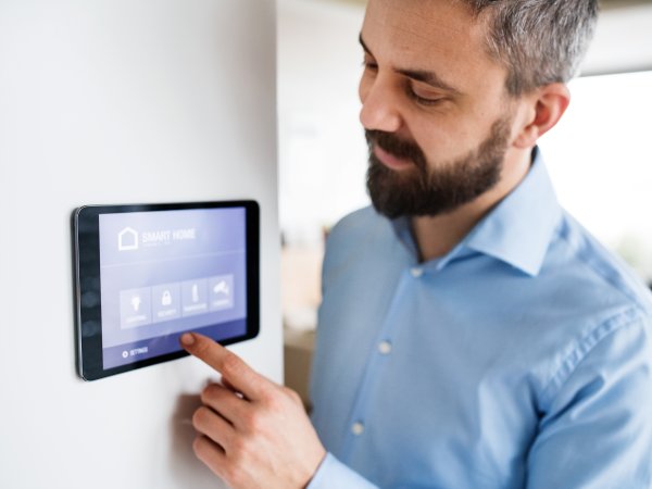produkthaftung smarthome halfpoint-adobestock 202945327.jpeg